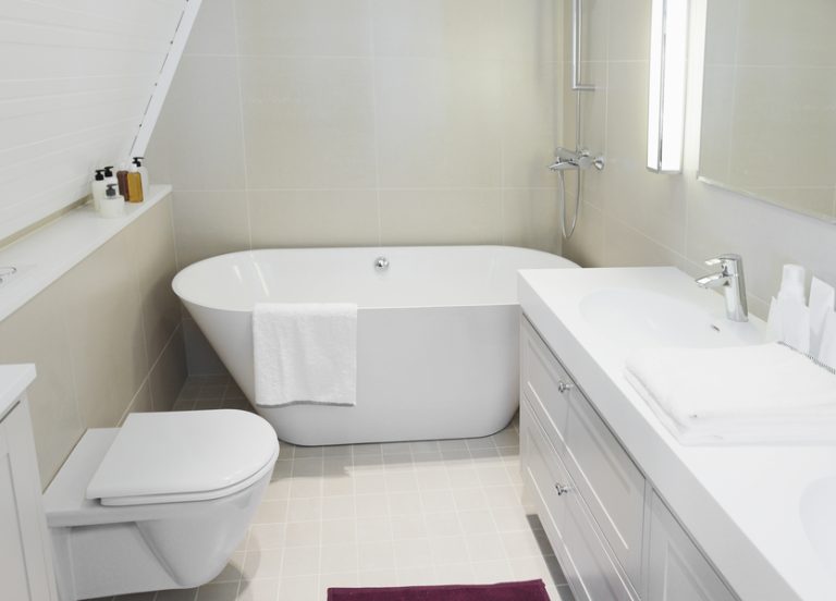 bathroom refinishing 768x552